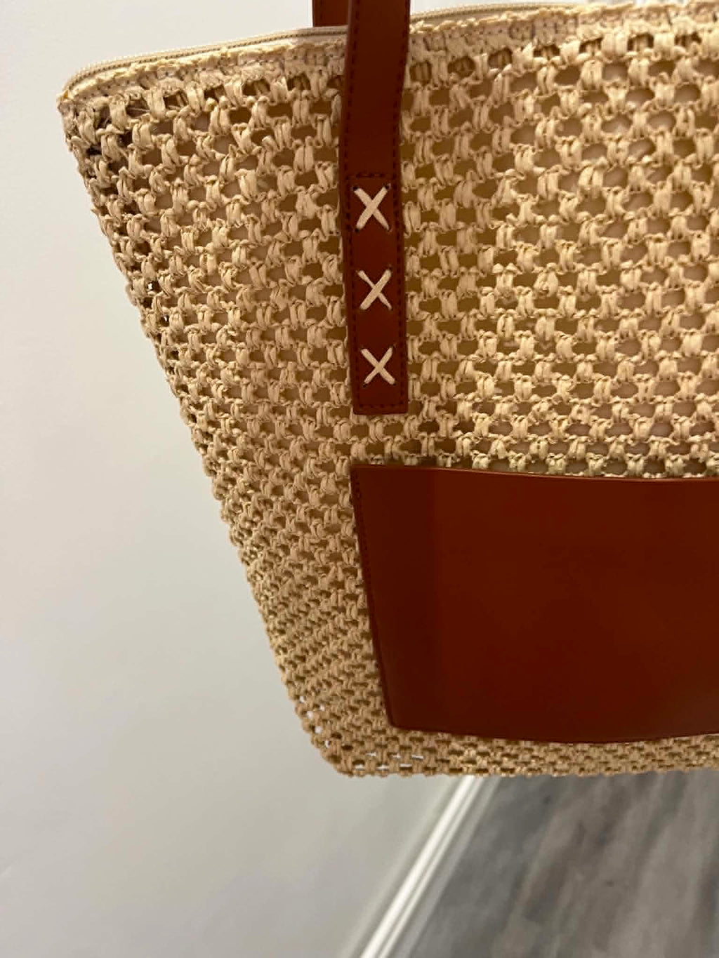 Sac a longue hanse et détails en cuir