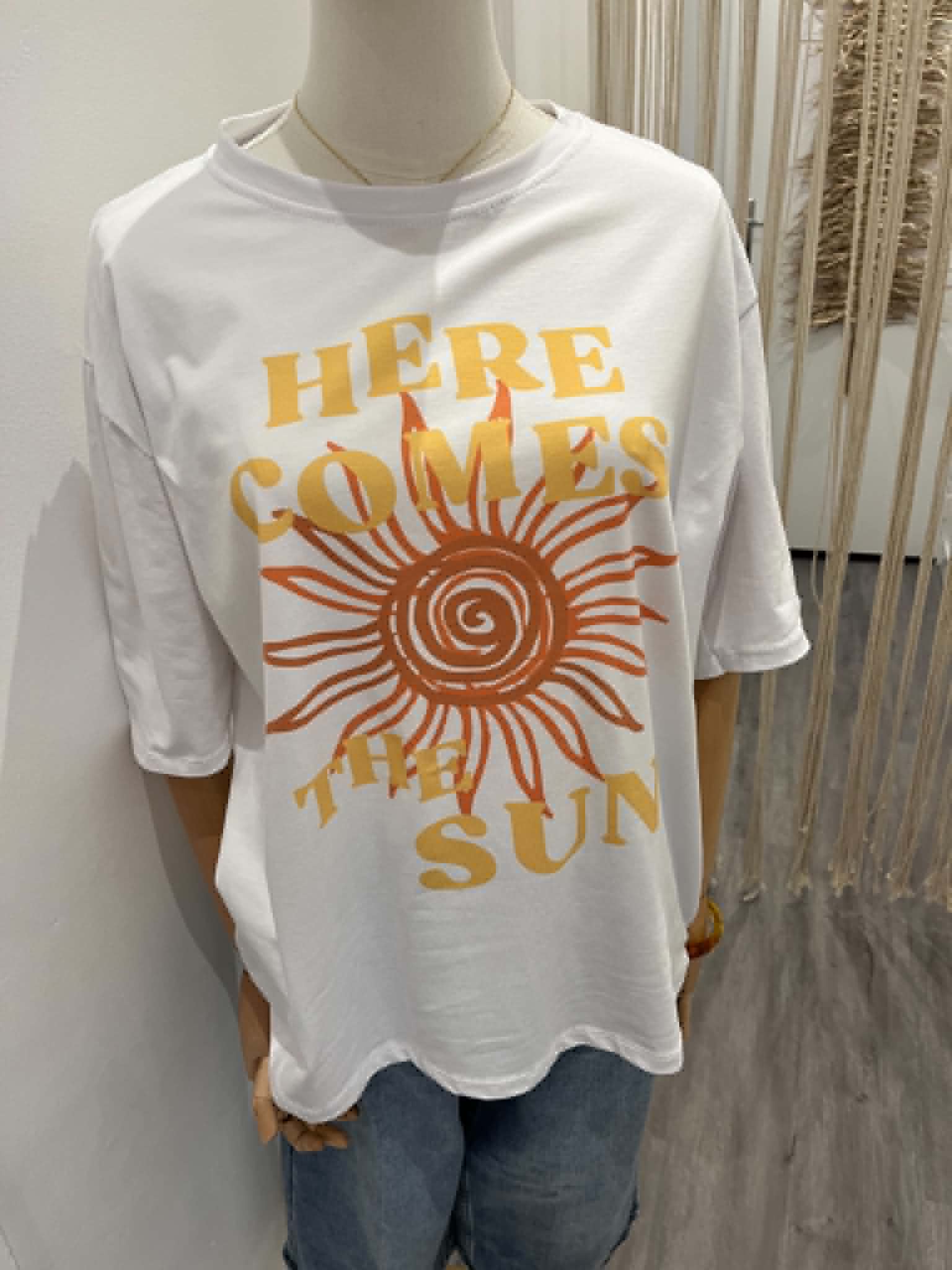 T-shirt blanc a motifs soleil