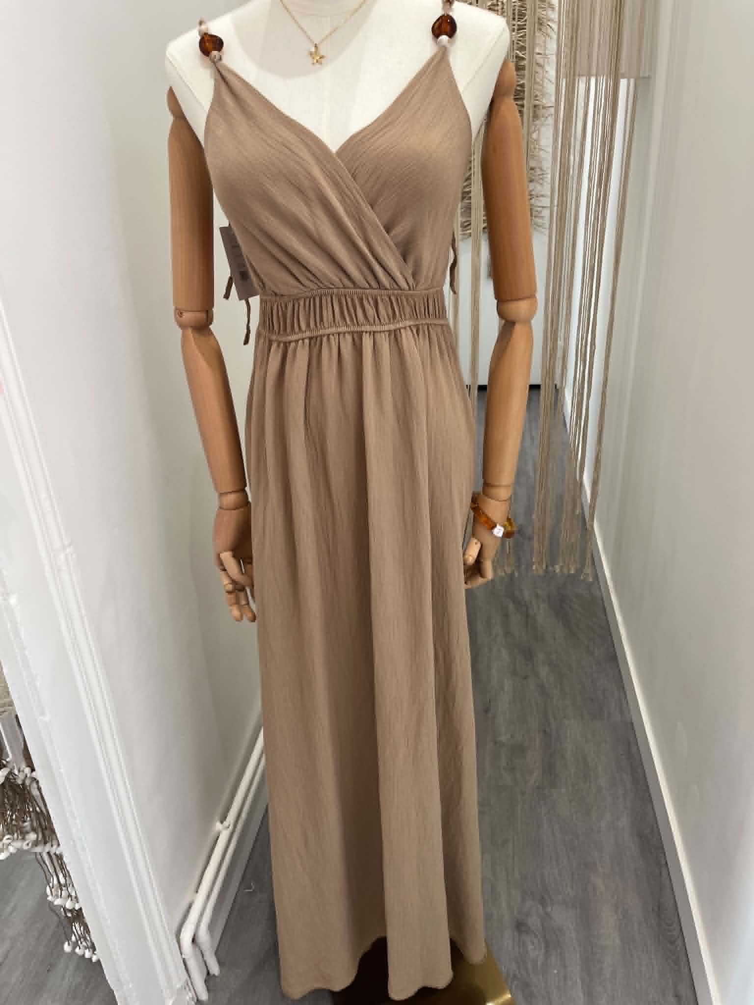 Robe beige a bretelles