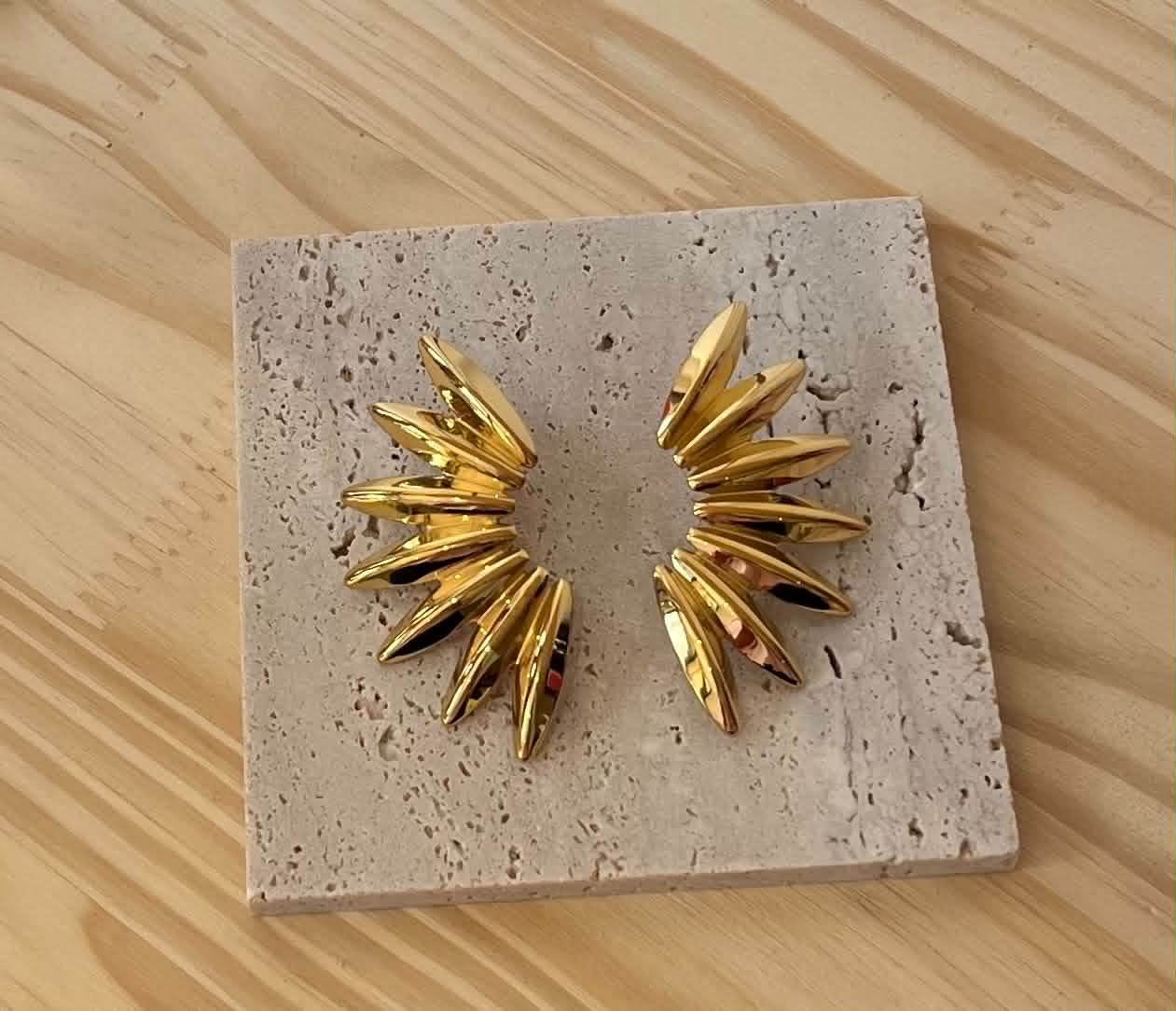 Boucle d'oreille demis feuille