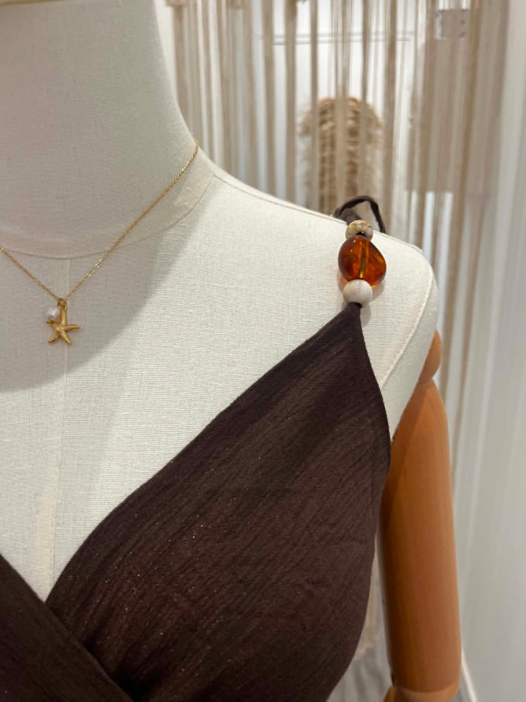 Robe marron a bretelles