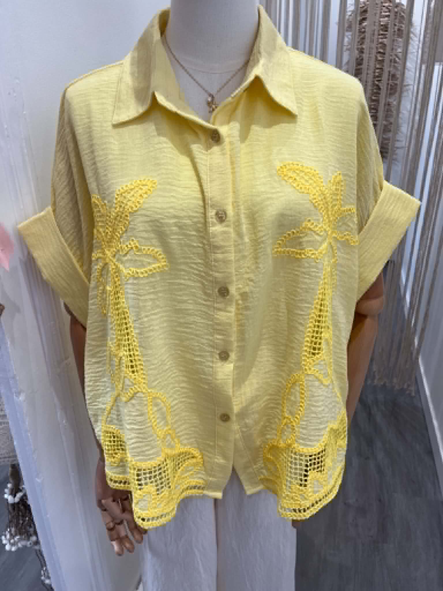Chemise jaune
