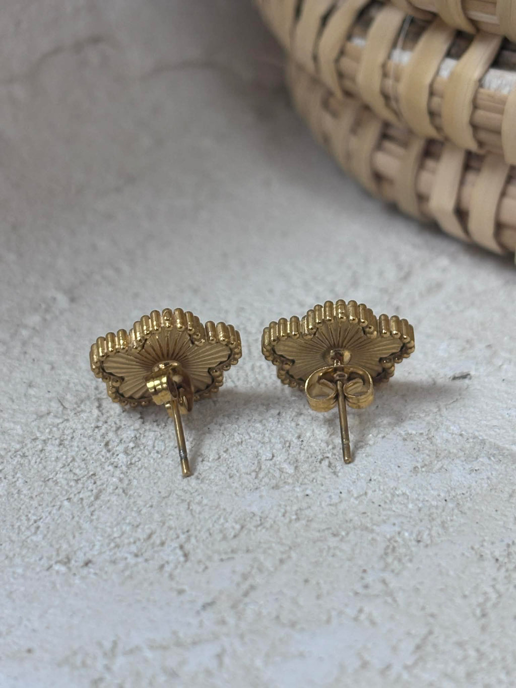 Boucles d'oreilles fleurie - doré