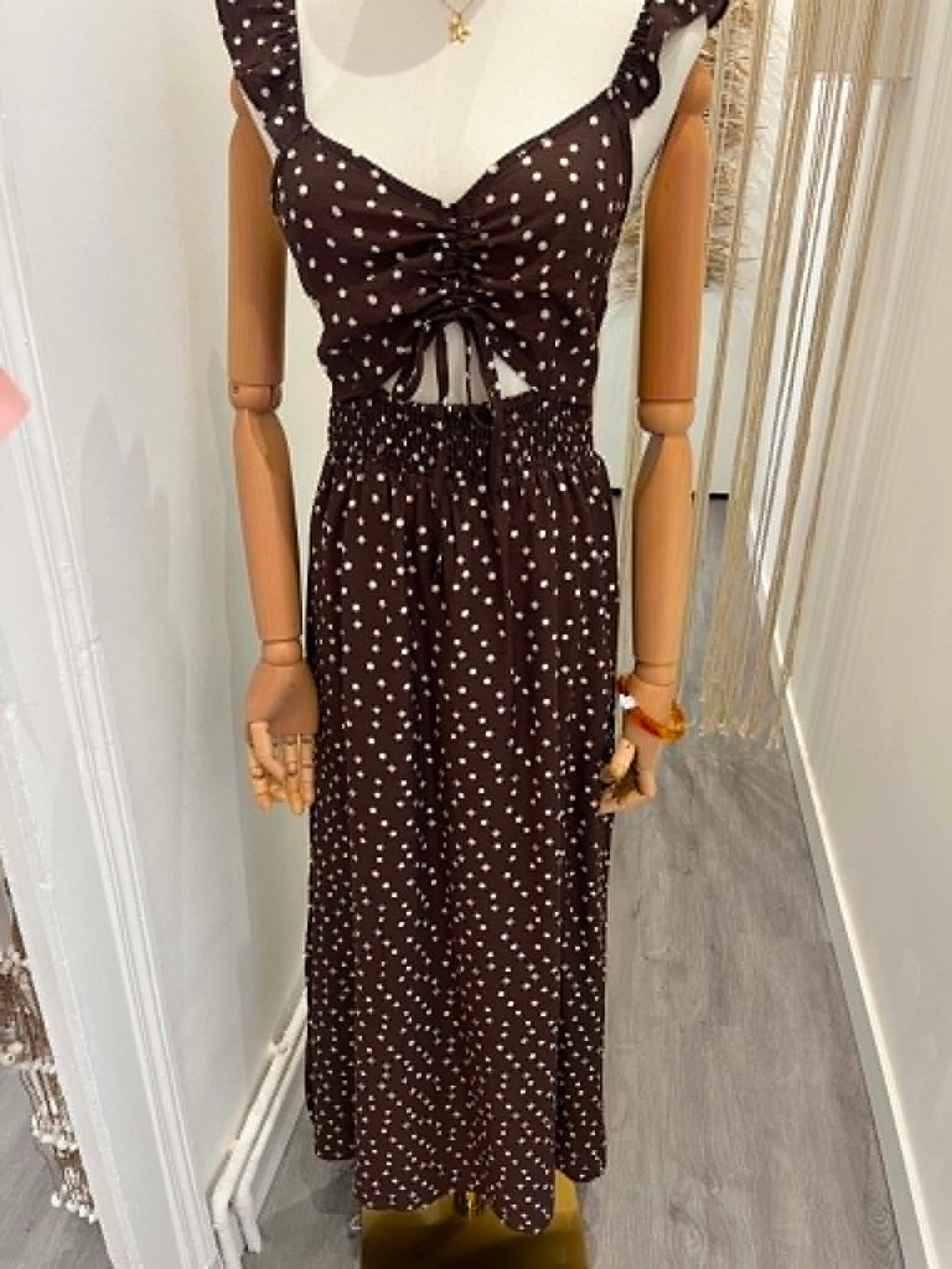 Robe marron a poid