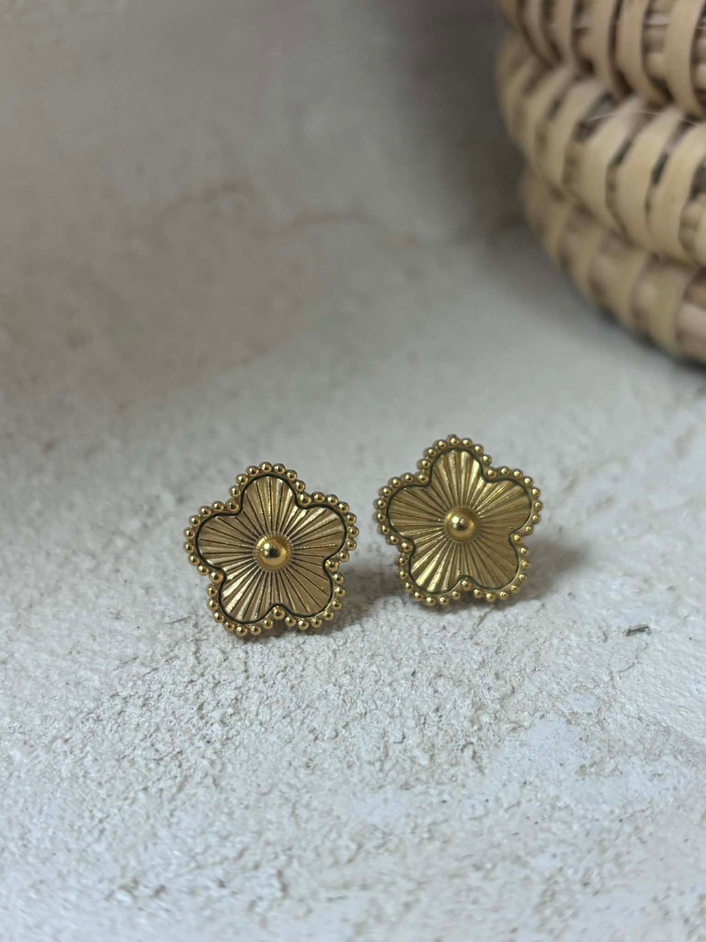 Boucles d'oreilles fleurie - doré