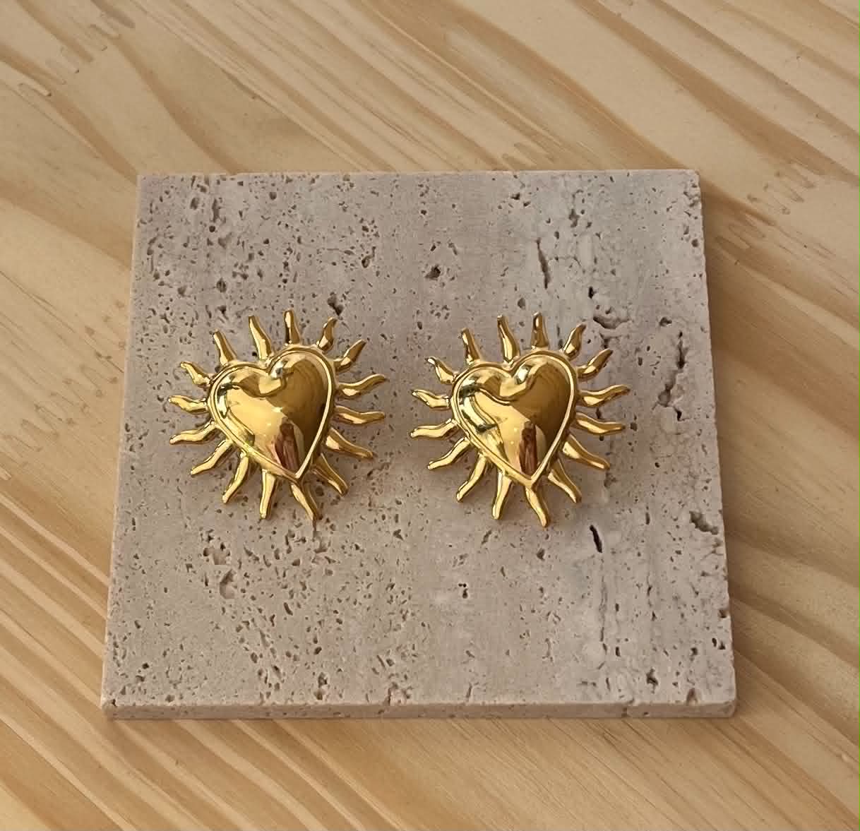 Boucle d'oreille coeur doré