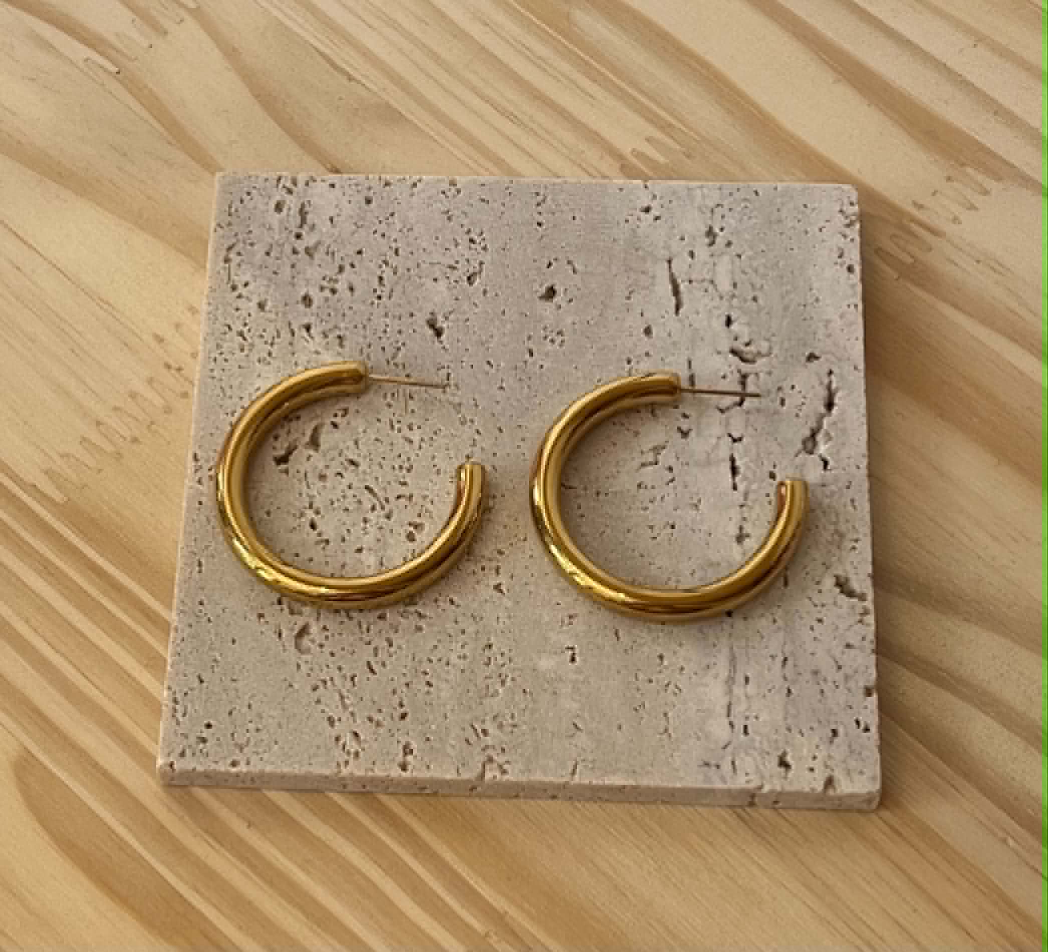 Boucle d'oreille ronde doré