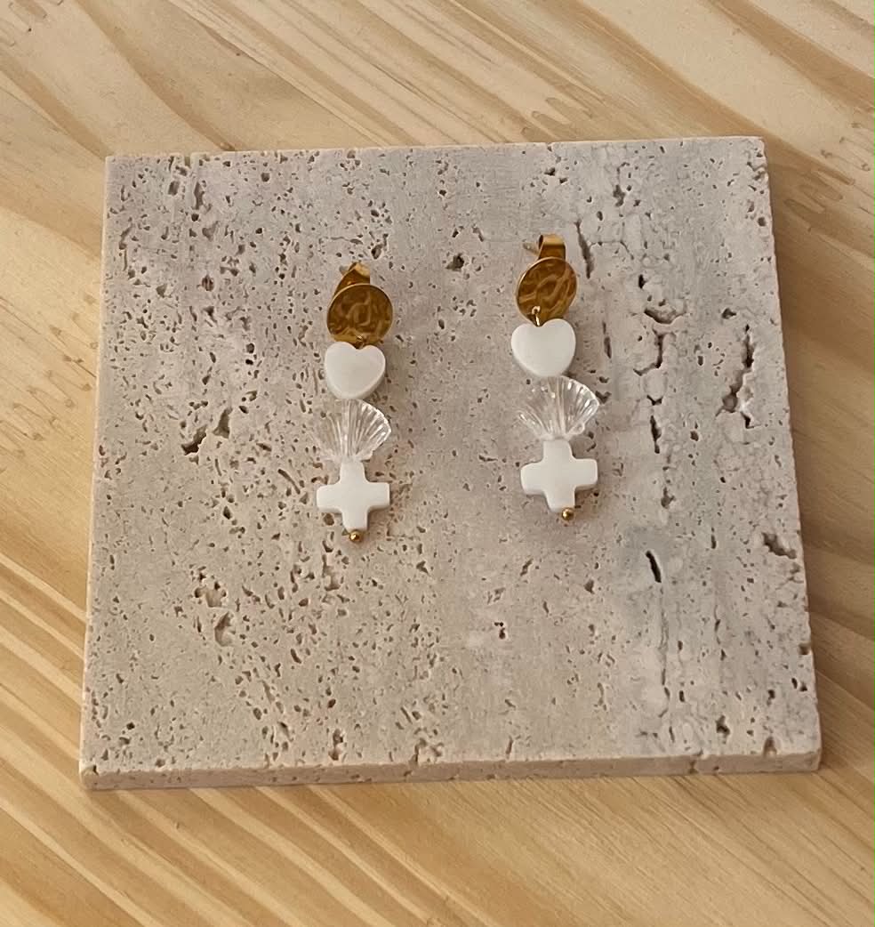 Boucle d'oreille a croix
