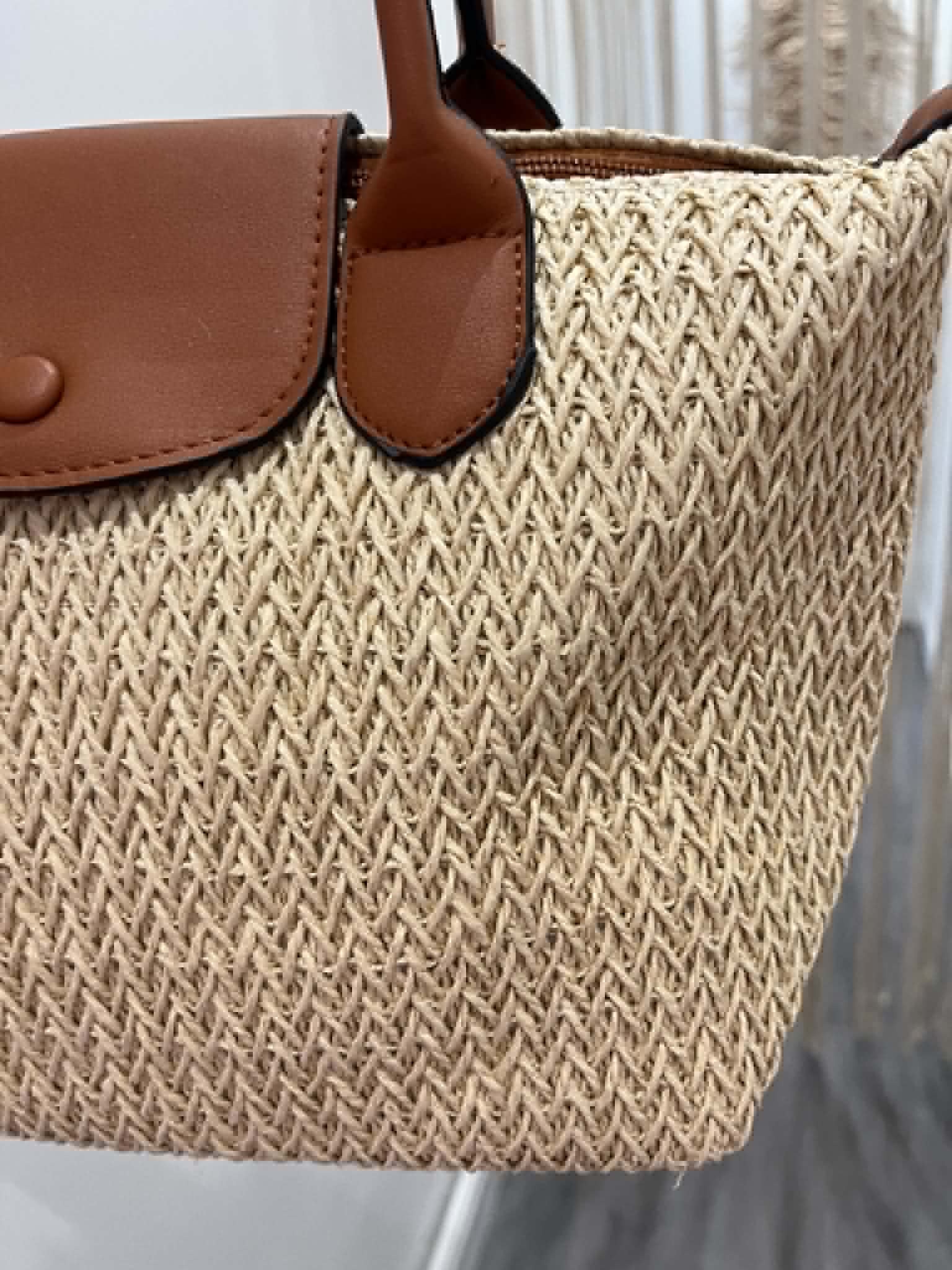 Sac a main avec détails en cuir