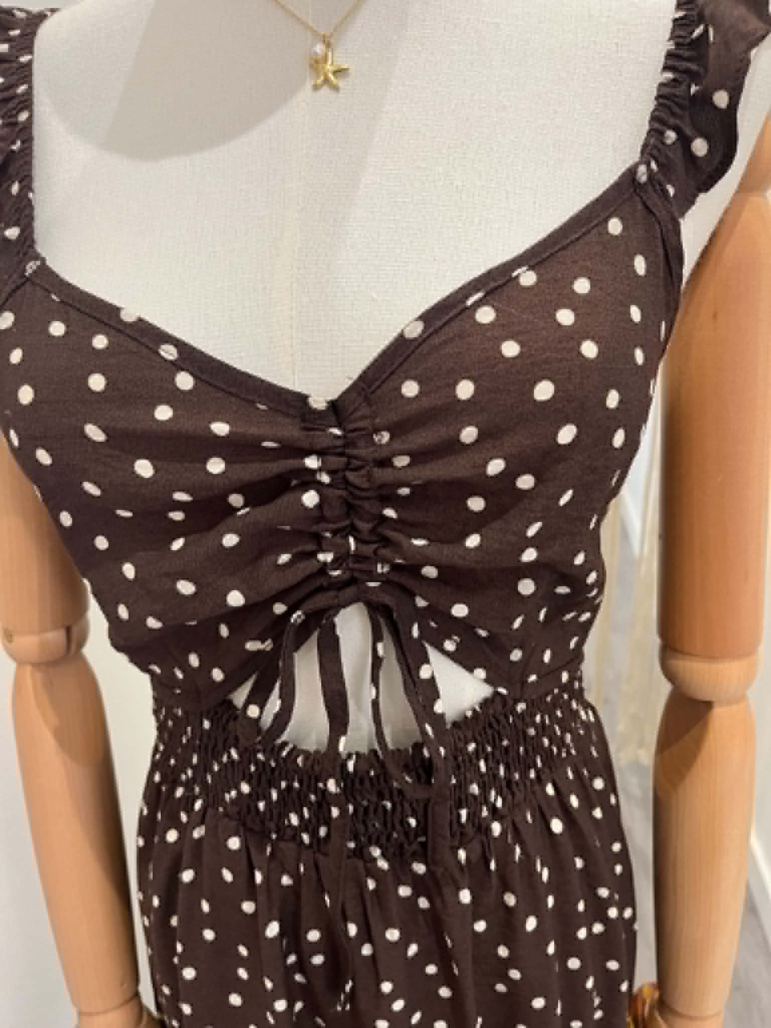 Robe marron a poid