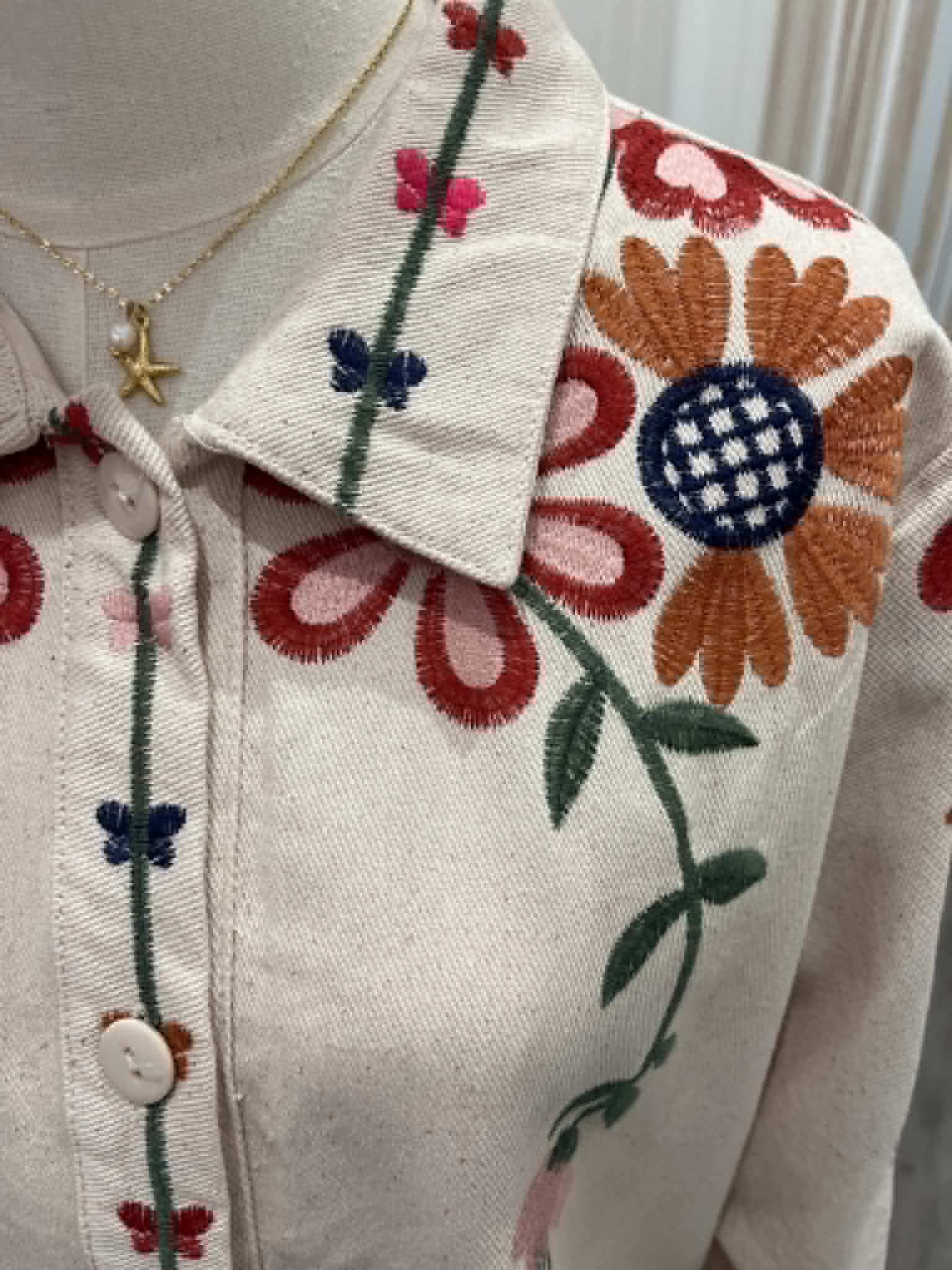 Veste en jean a motifs coloré