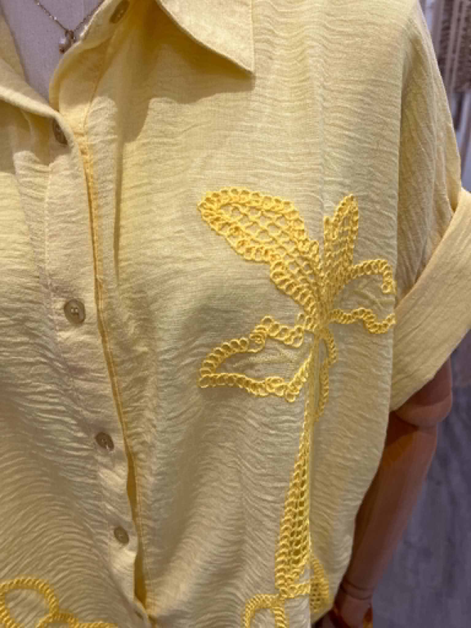 Chemise jaune